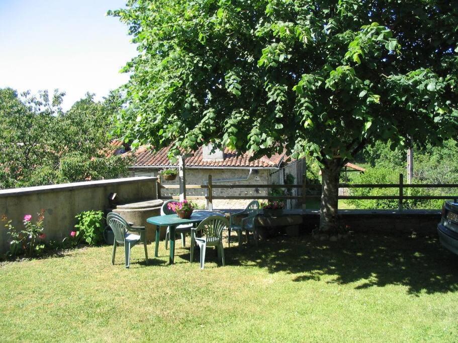 Cottage By The Chateau With Pool In National Parc Les Salles-Lavauguyon Экстерьер фото