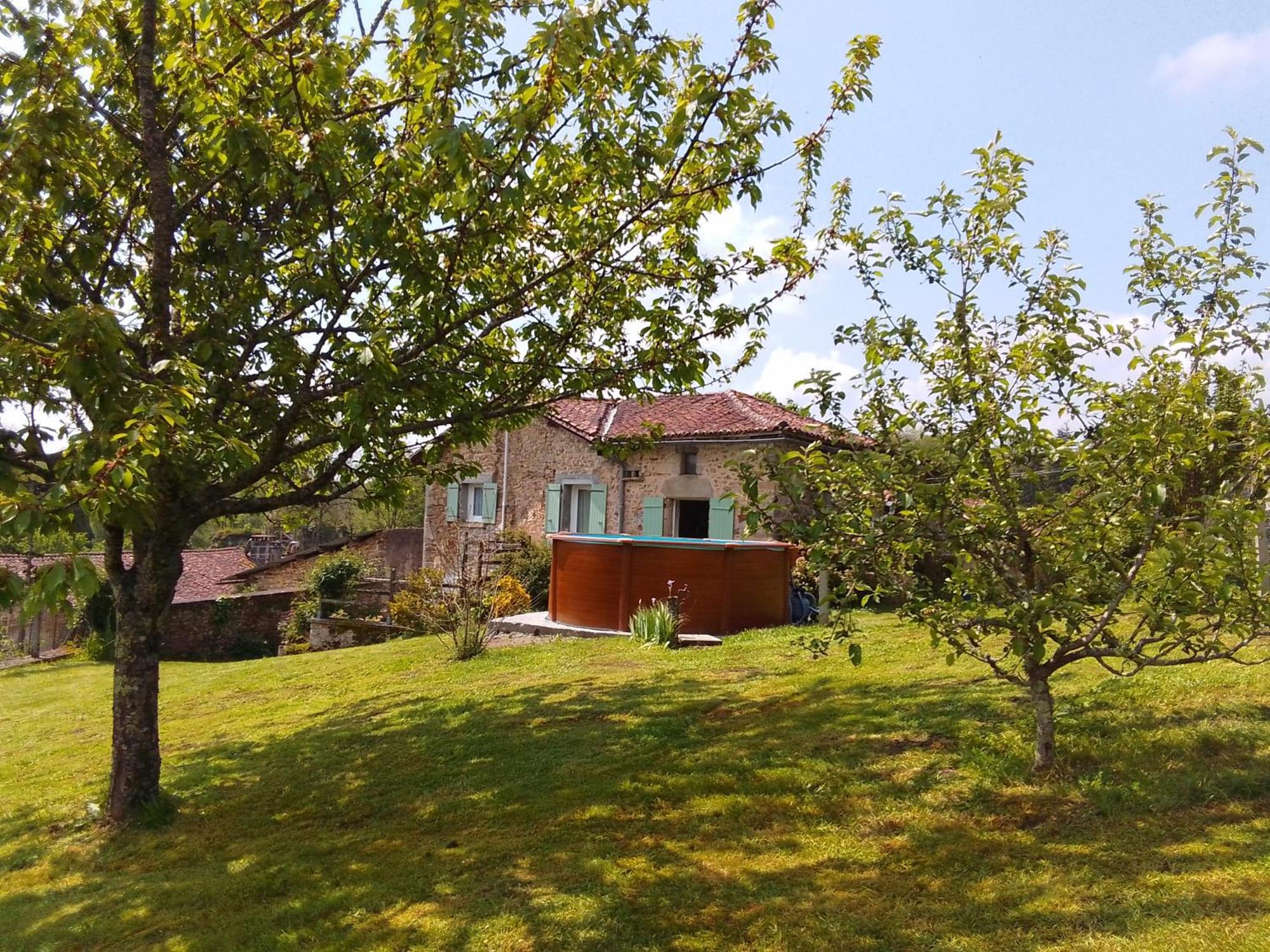 Cottage By The Chateau With Pool In National Parc Les Salles-Lavauguyon Экстерьер фото