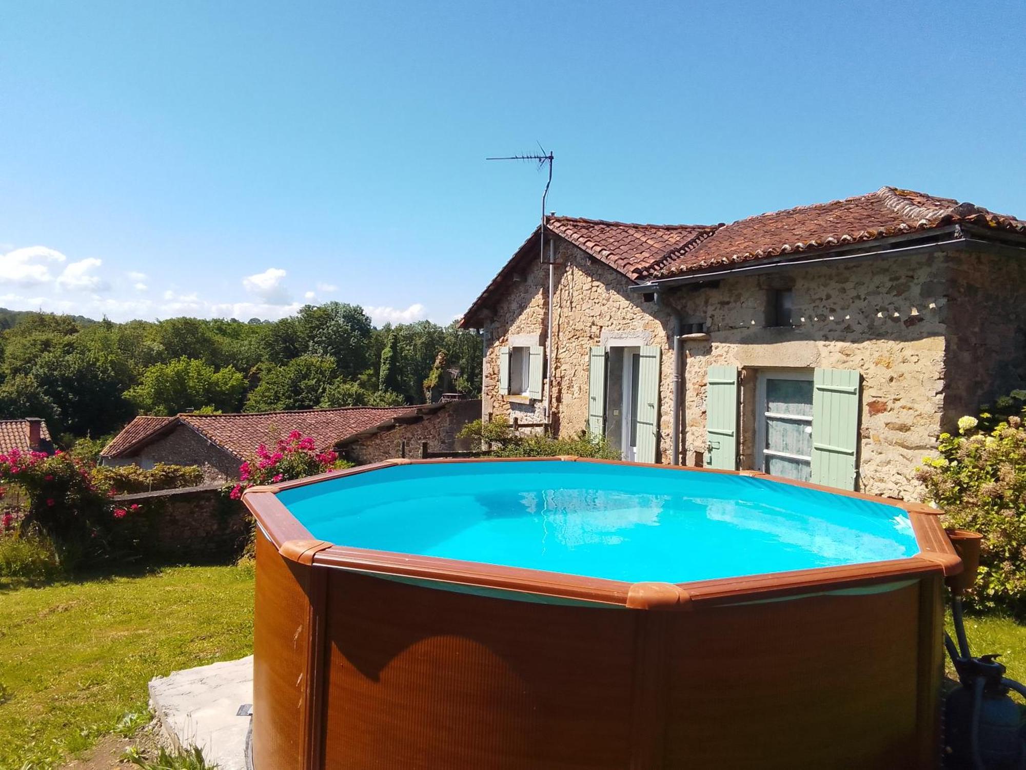 Cottage By The Chateau With Pool In National Parc Les Salles-Lavauguyon Экстерьер фото